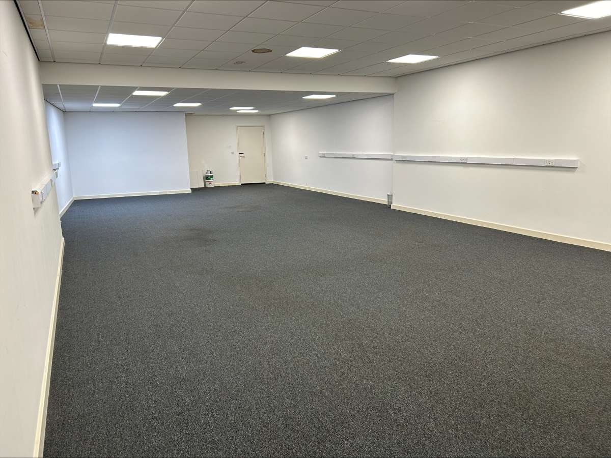 Office in Old Trafford - photo 4