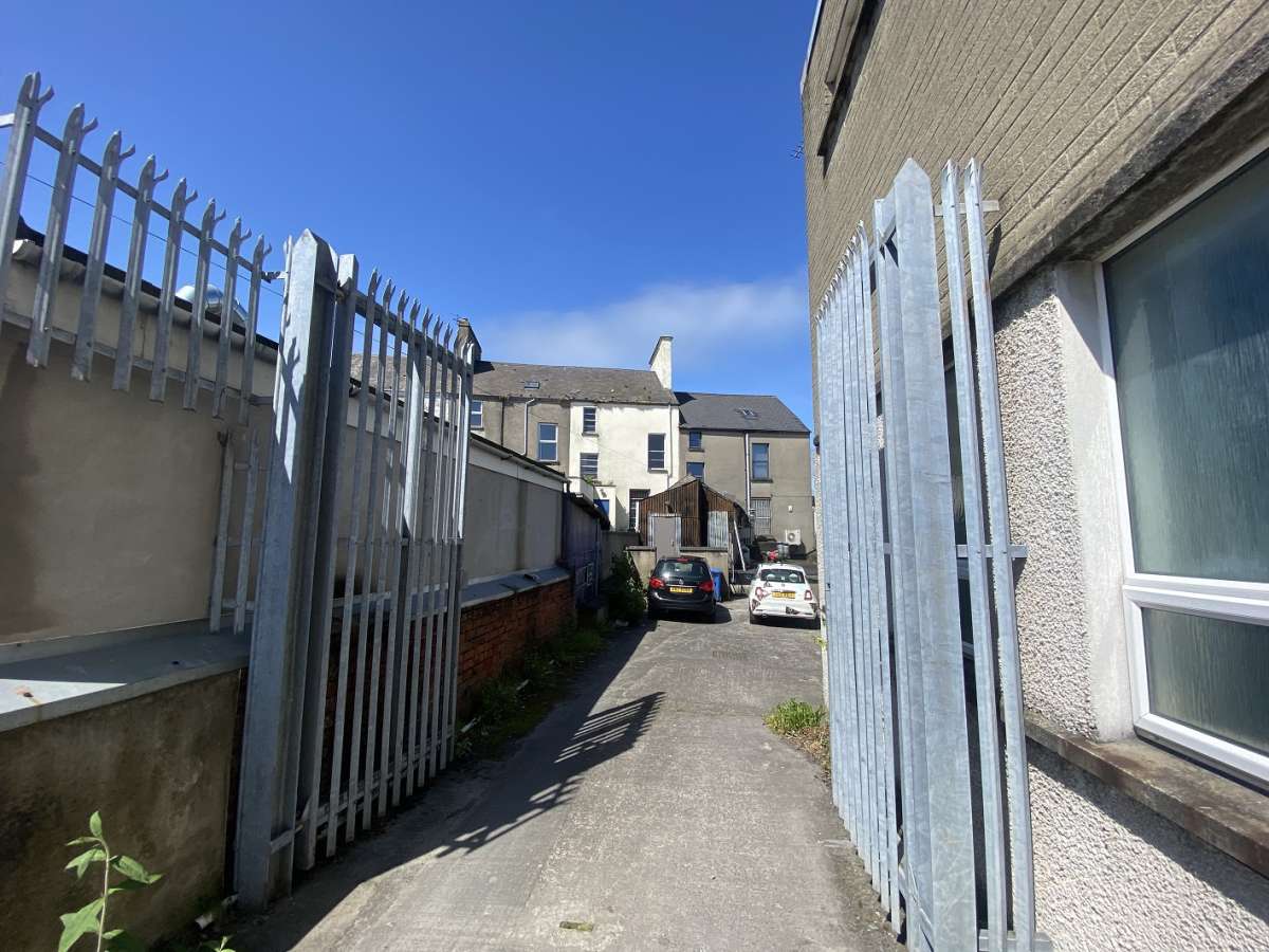 Retail/Shop in Bangor - photo 2