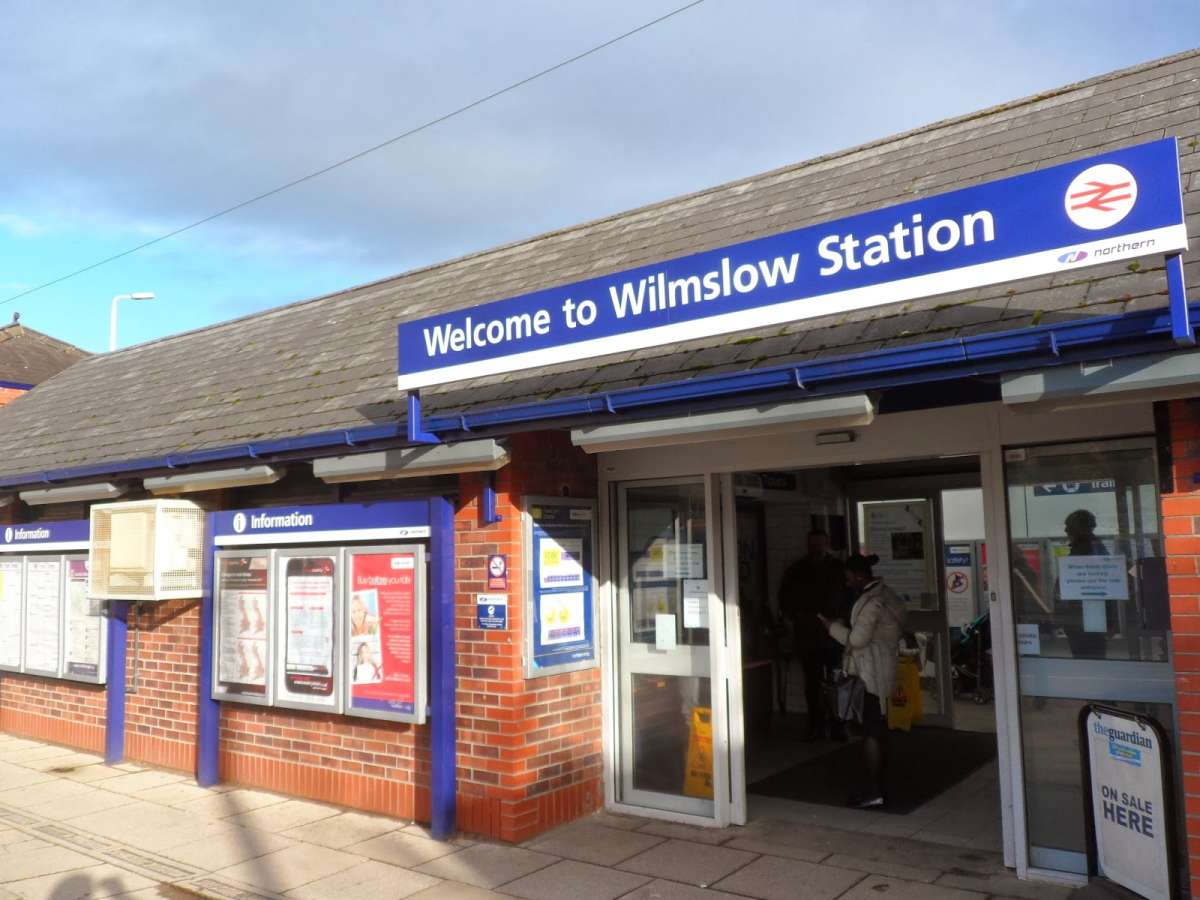 Retail/Shop in Wilmslow - photo 3