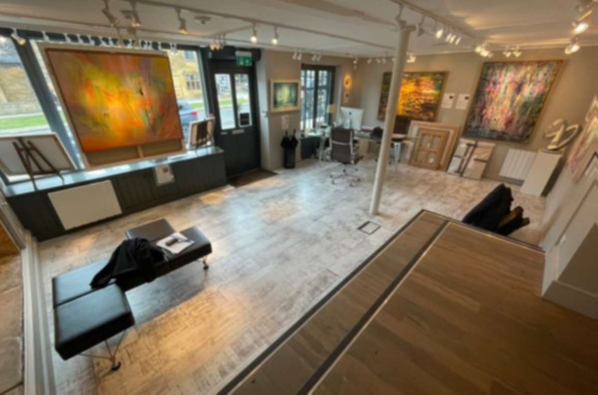 Retail/Shop in Worcester - photo 2