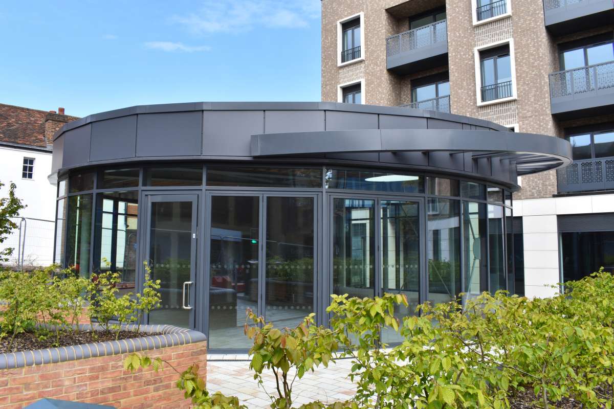 Retail/Shop in St. Albans - photo 2