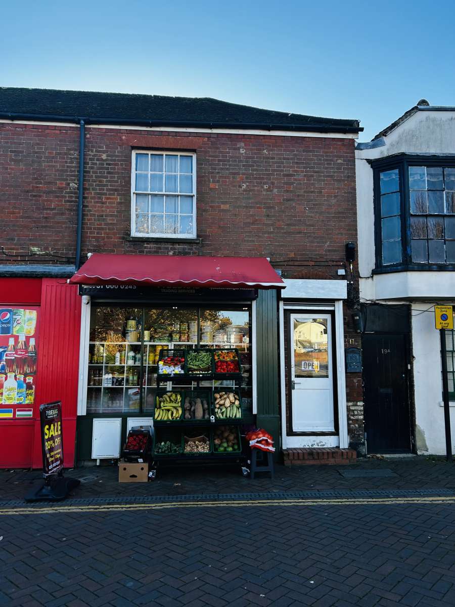 Retail/Shop in Ashford - photo 2