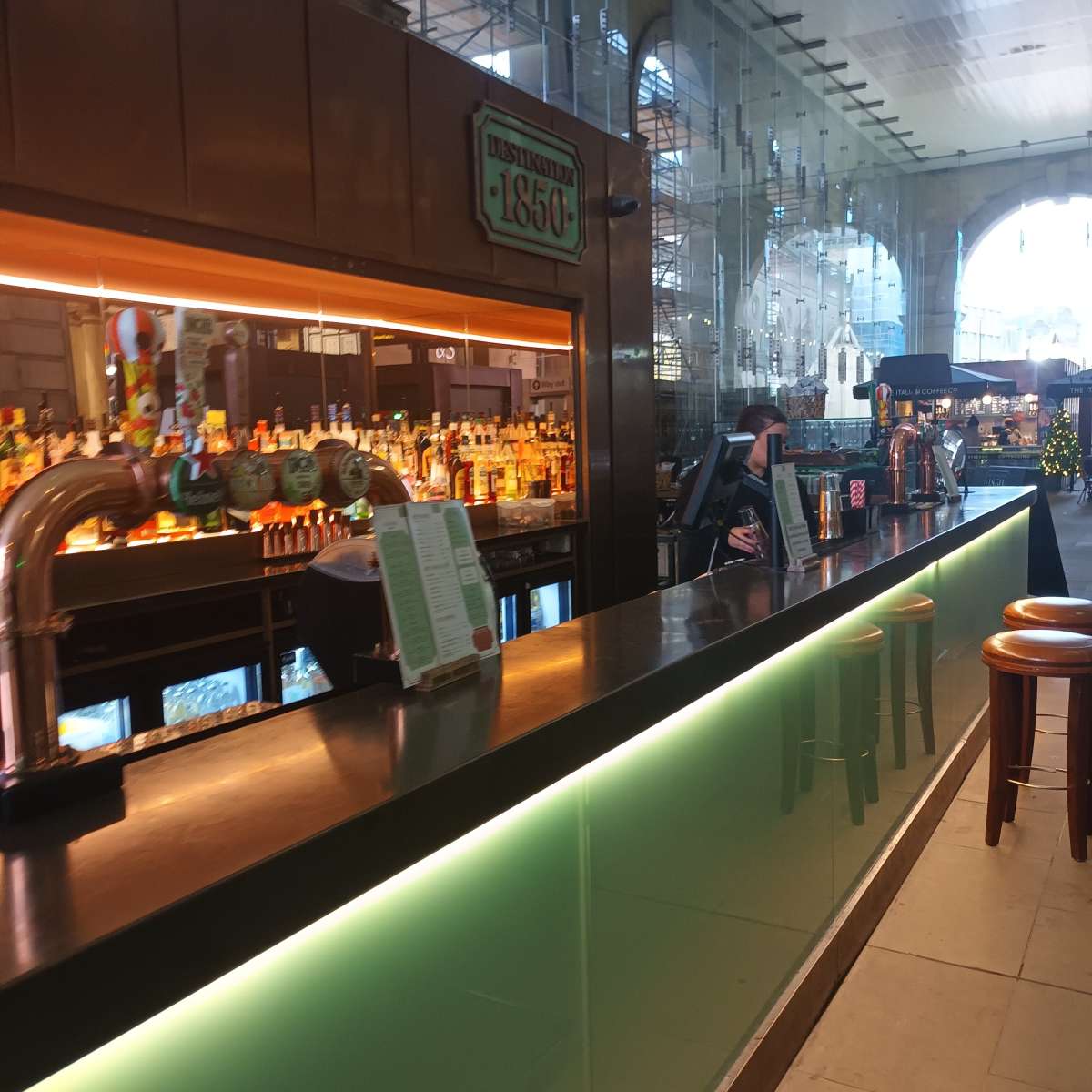 Retail/Shop in Newcastle Upon Tyne - photo 3