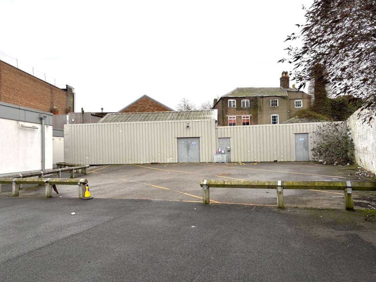 Retail/Shop in Boston - photo 2