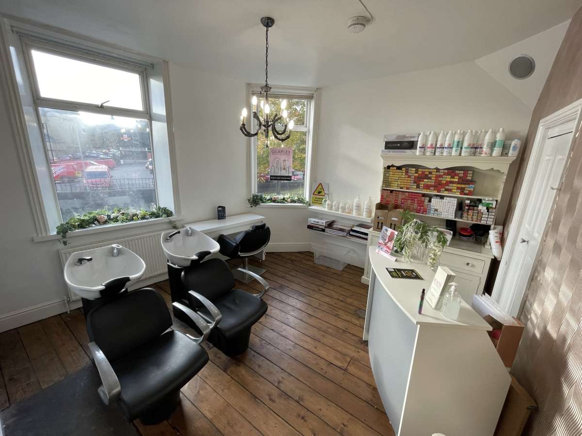 Retail/Shop in Halifax - photo 4