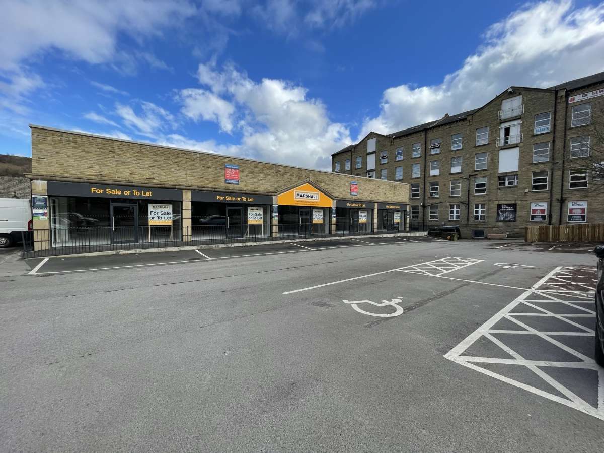 Retail/Shop in Halifax - photo 4