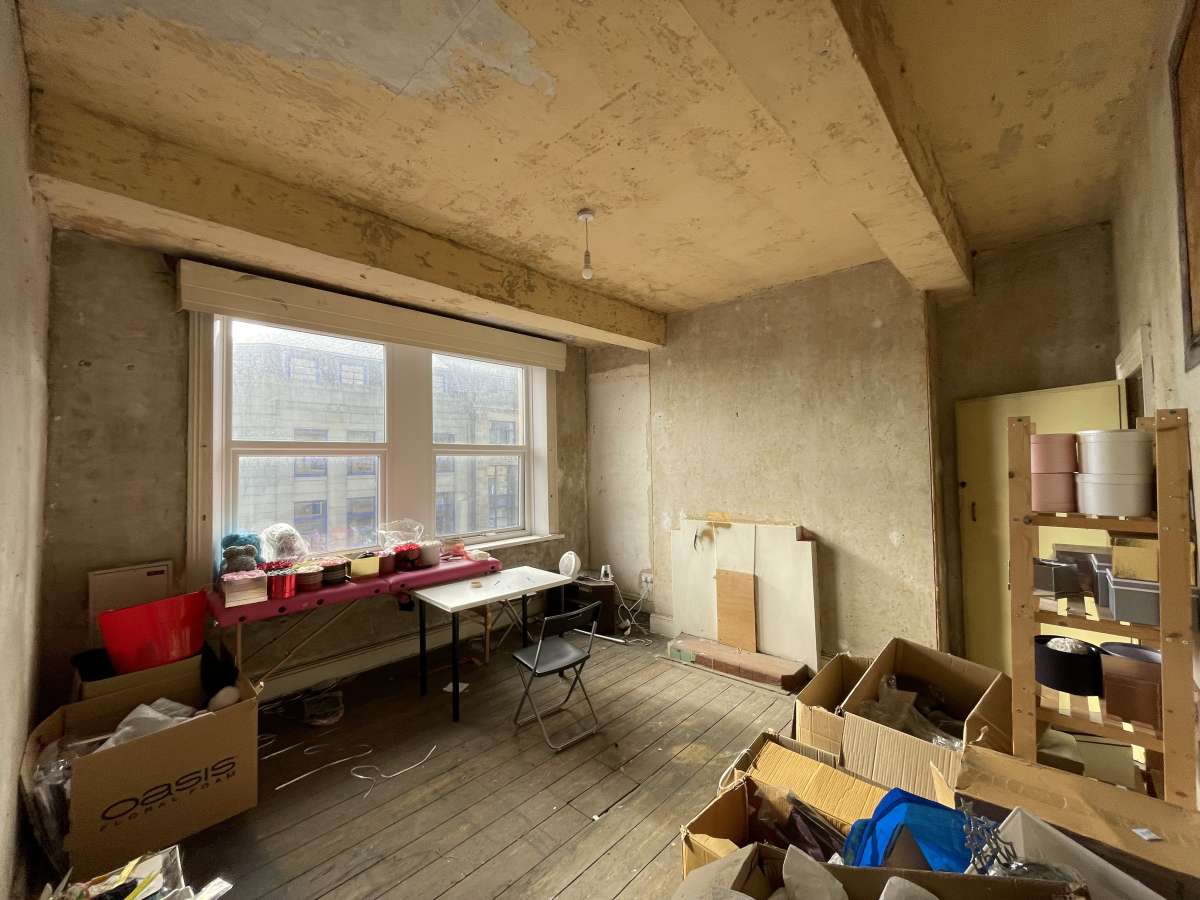 Retail/Shop in Halifax - photo 4