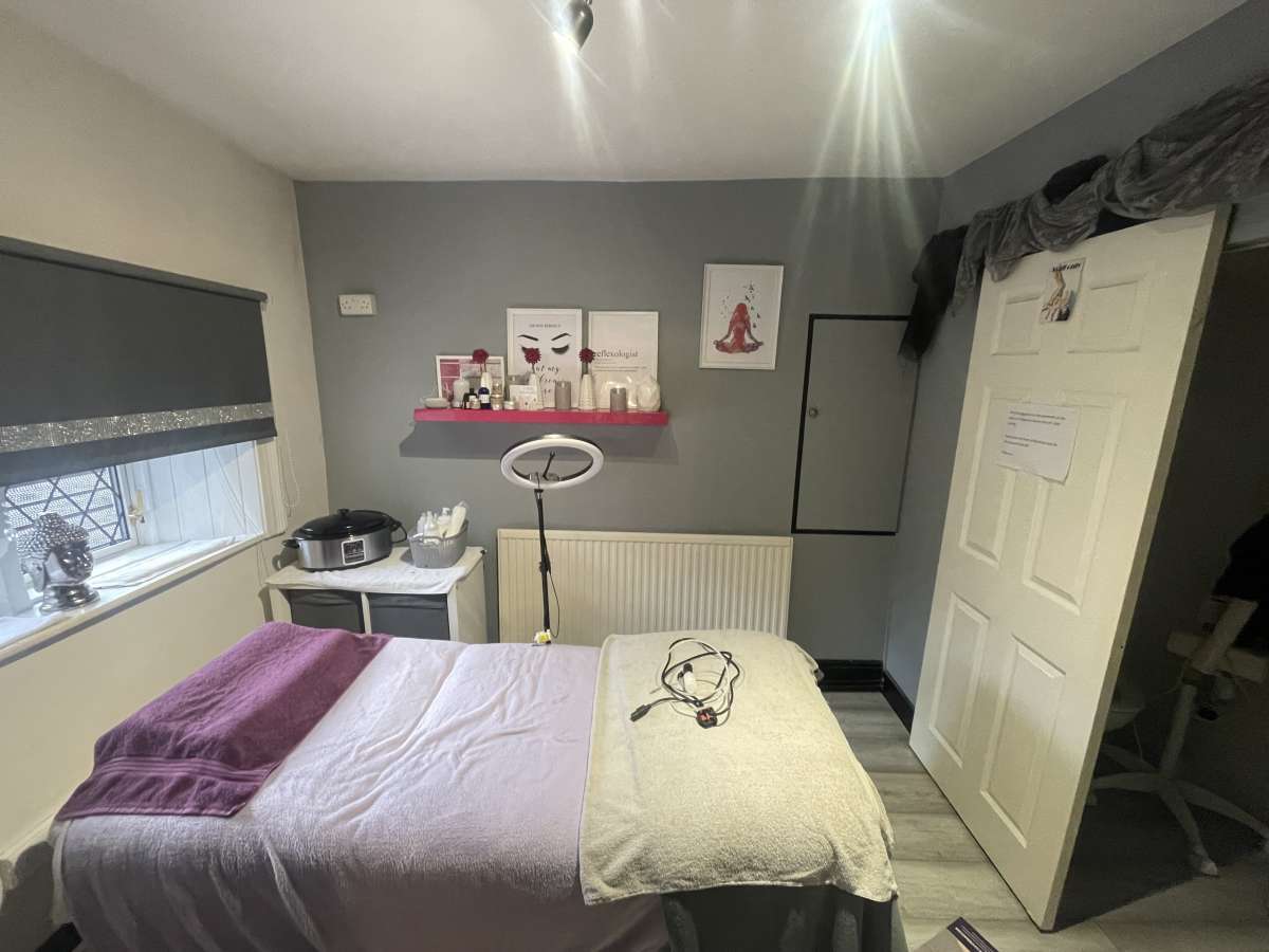 Retail/Shop in Halifax - photo 4