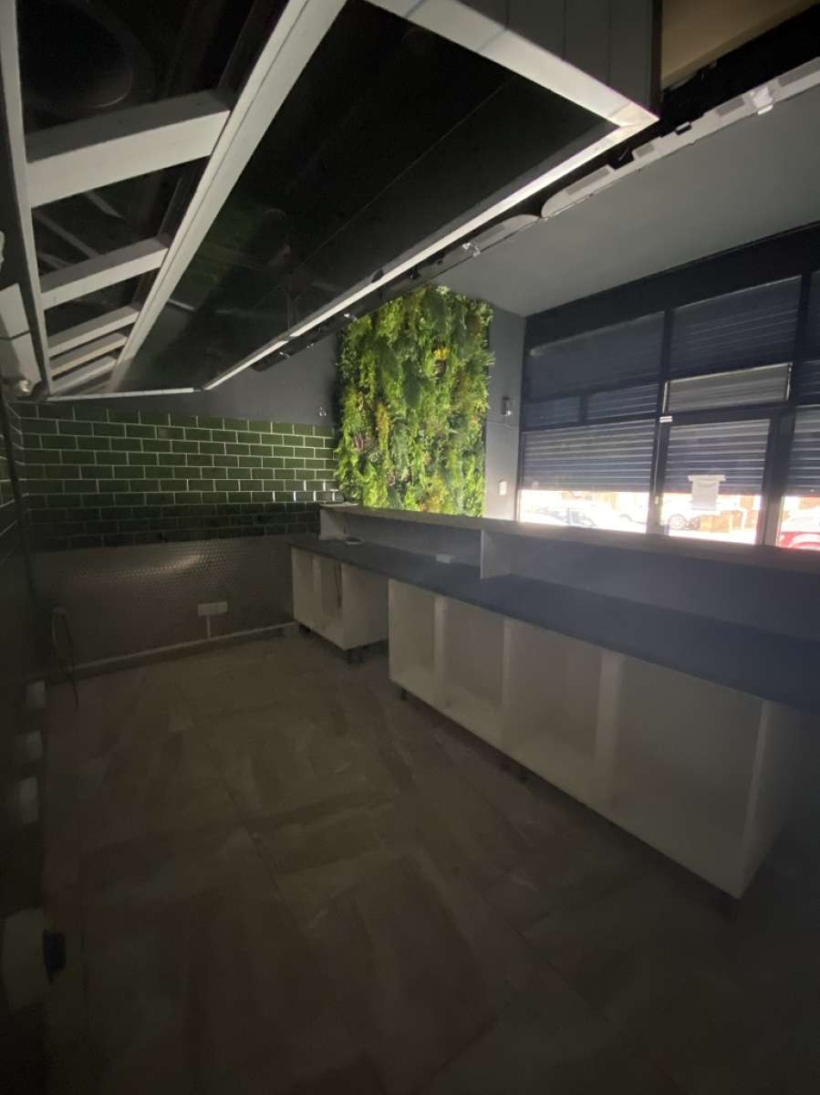 Retail/Shop in West Bromwich - photo 3