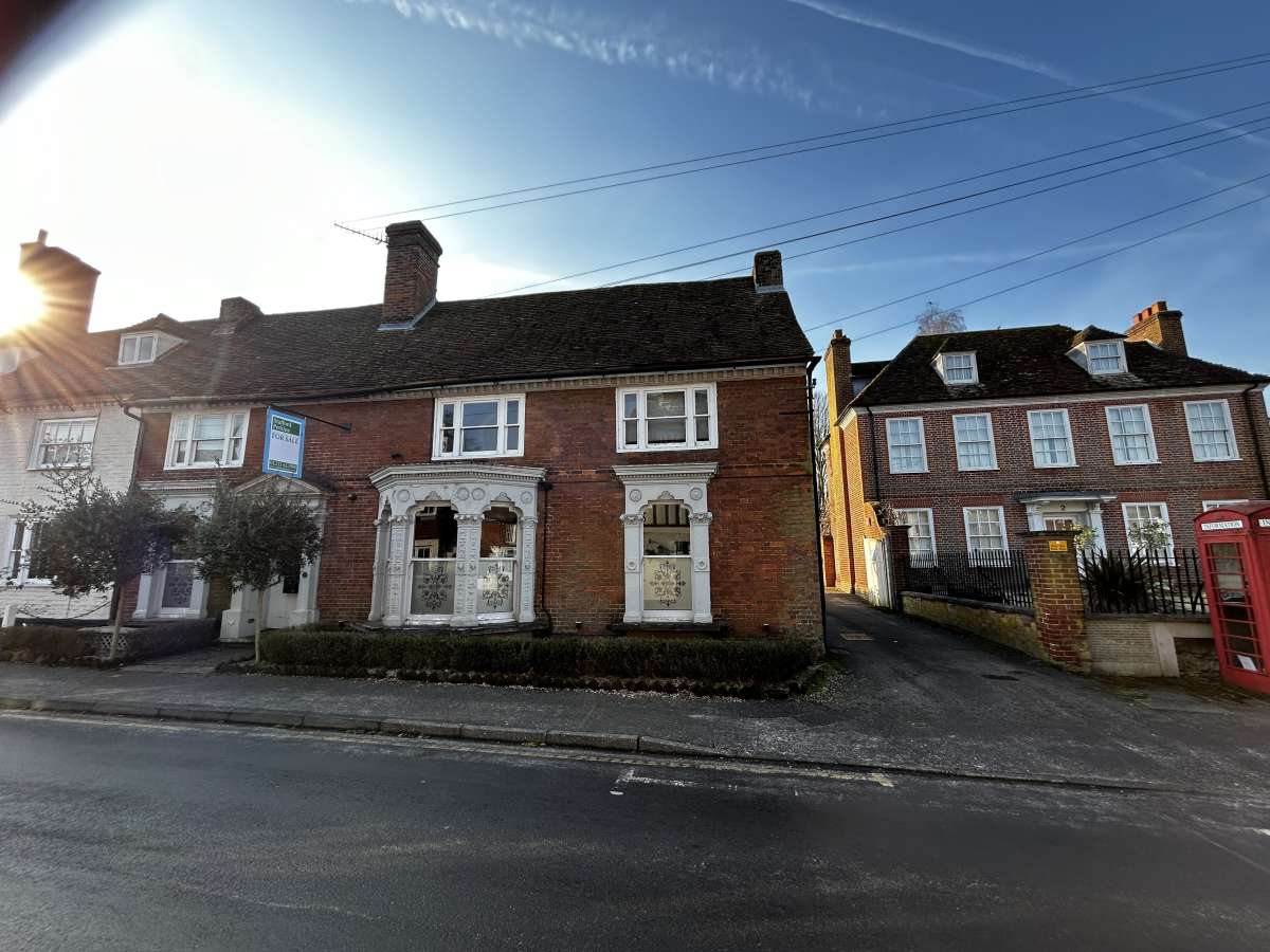 Retail/Shop in Ashford - photo 2