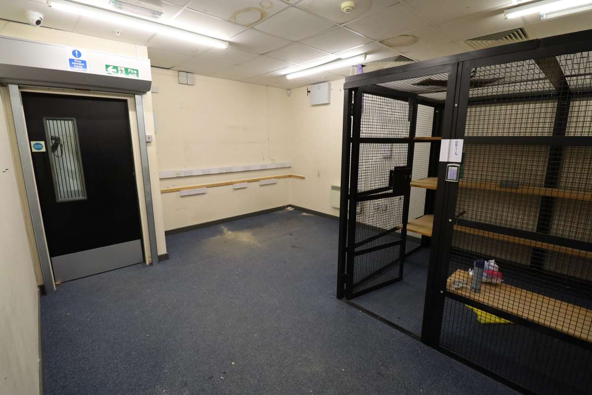 Retail/Shop in Hinckley - photo 4