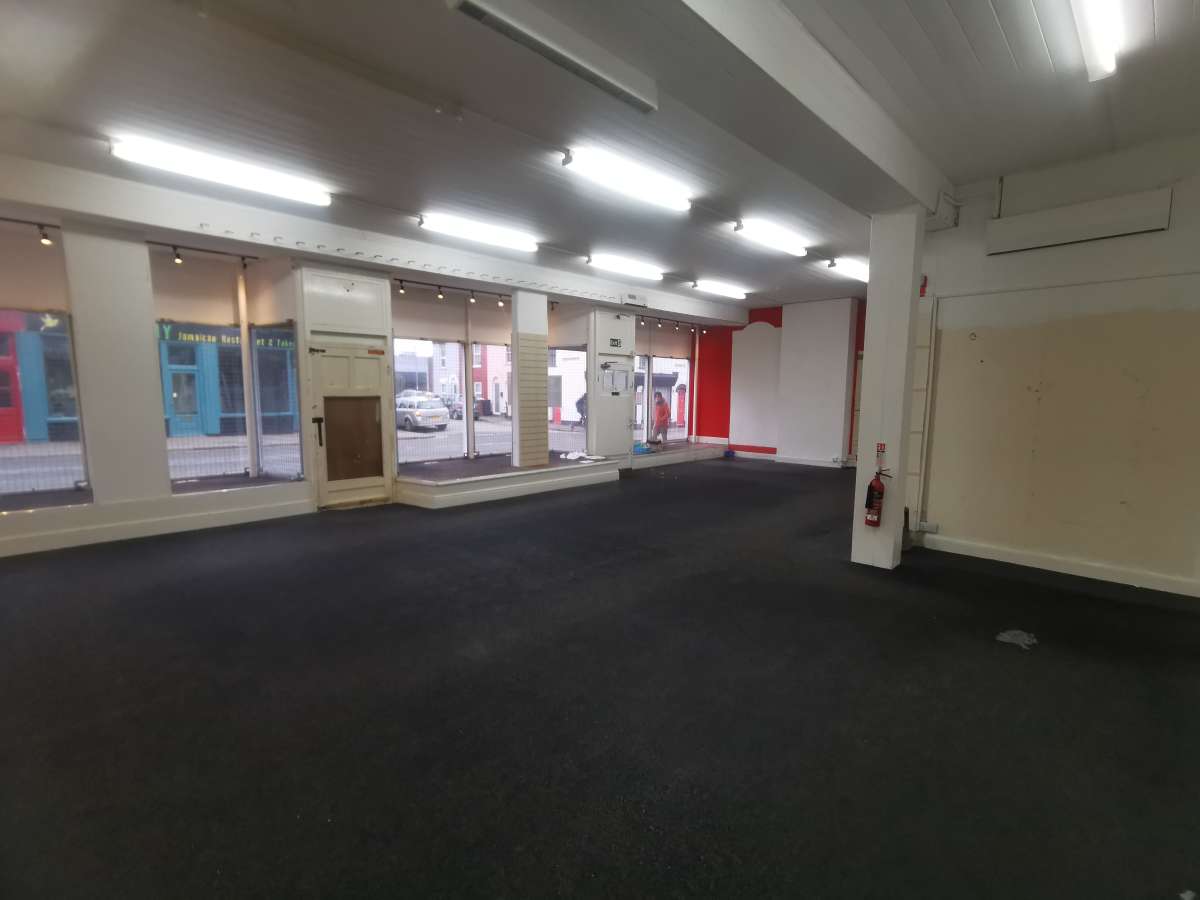 Retail/Shop in Great Yarmouth - photo 4