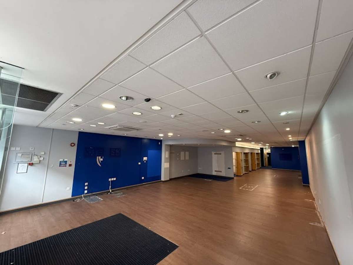 Retail/Shop in Walton on Thames - photo 3