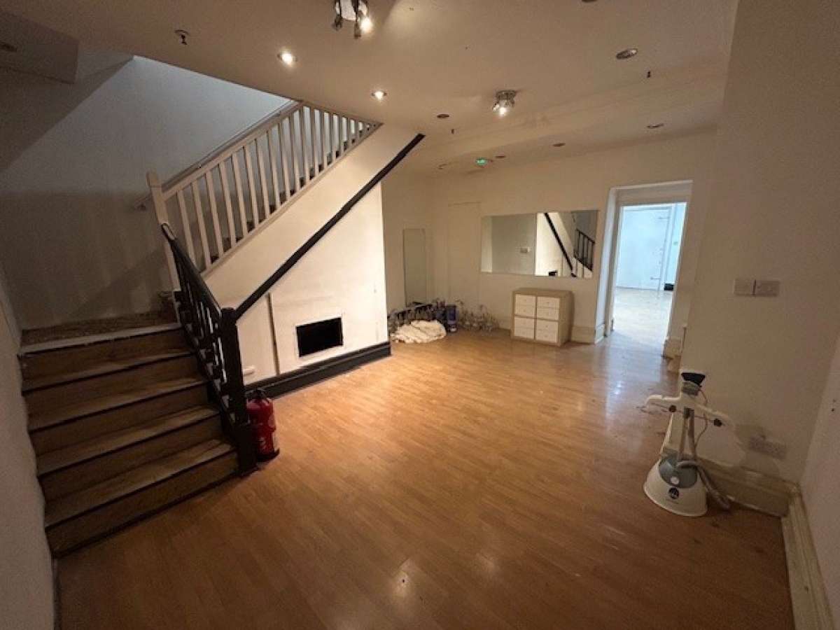 Retail/Shop in Manchester - photo 4