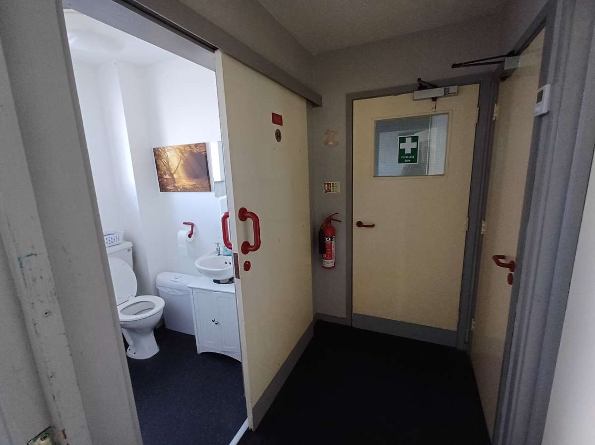 Retail/Shop in Penzance - photo 4