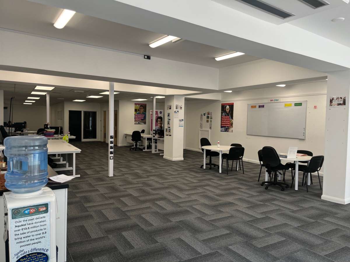 Retail/Shop in Tiverton - photo 2