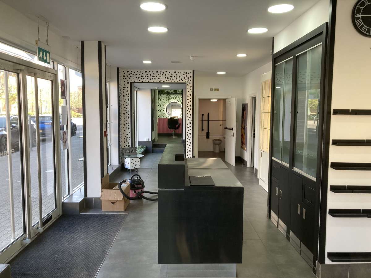 Retail/Shop in Sittingbourne - photo 3