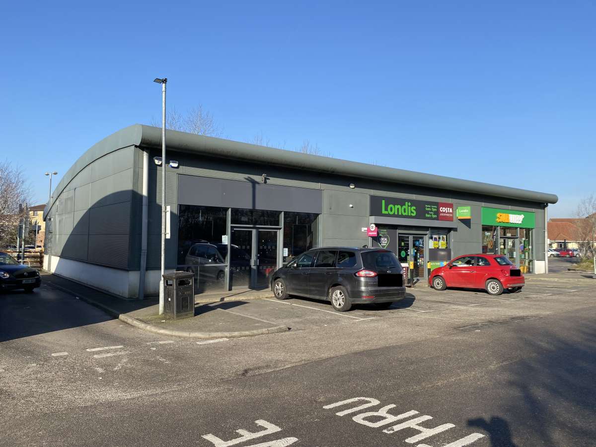 Retail/Shop in Swindon - photo 2