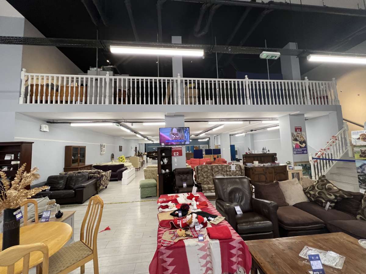 Retail/Shop in Croydon - photo 2