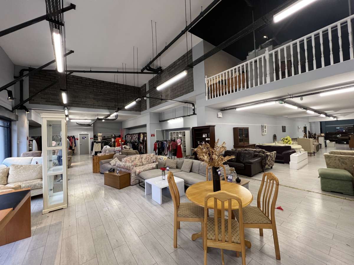 Retail/Shop in Croydon - photo 3