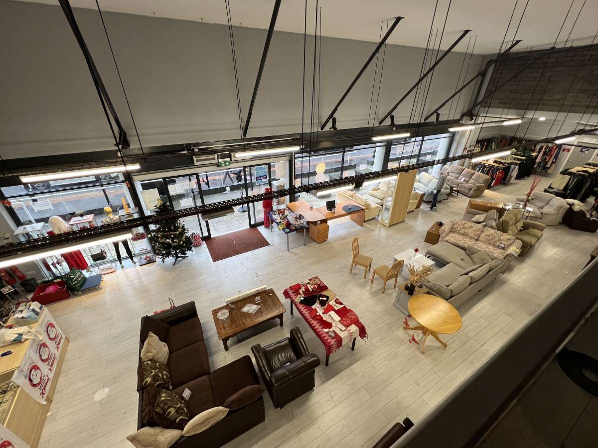 Retail/Shop in Croydon - photo 4