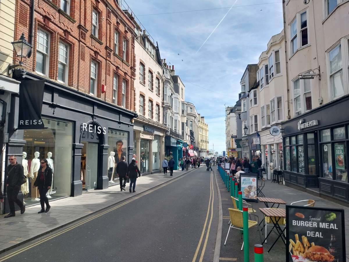 Retail/Shop in Brighton - photo 4