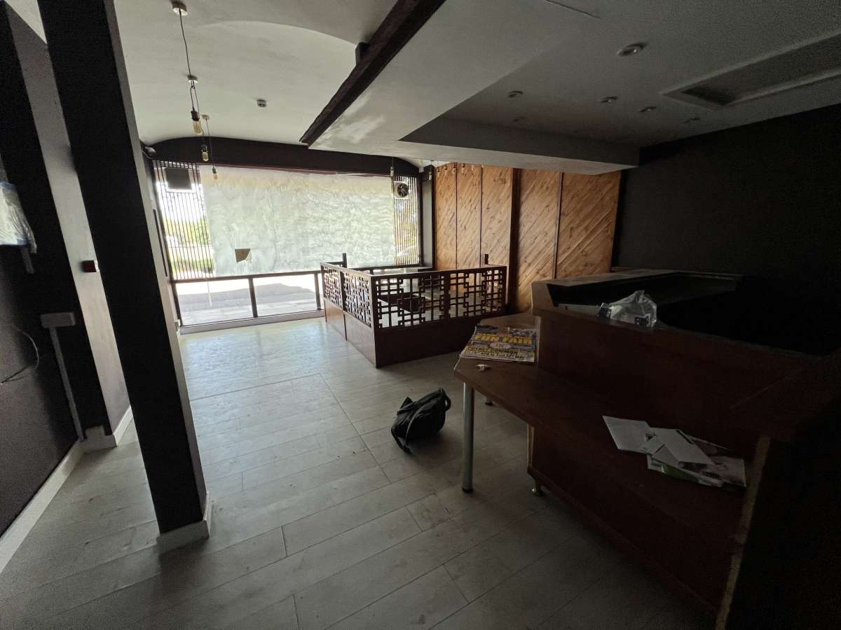 Retail/Shop in London - photo 3