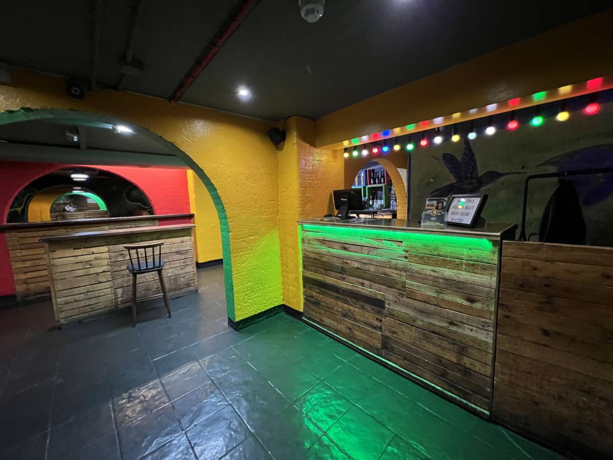 Retail/Shop in Croydon - photo 3