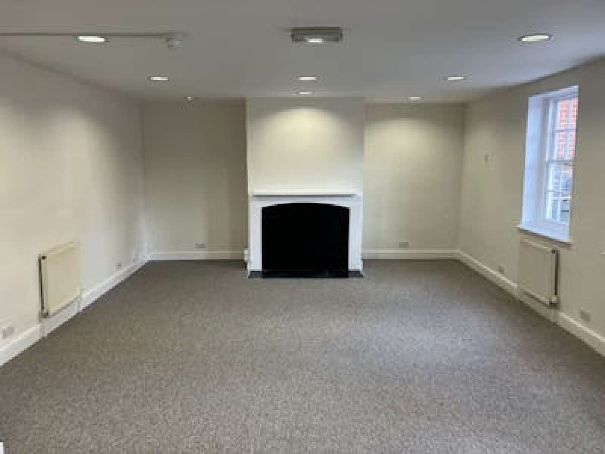 Retail/Shop in Winchester - photo 4