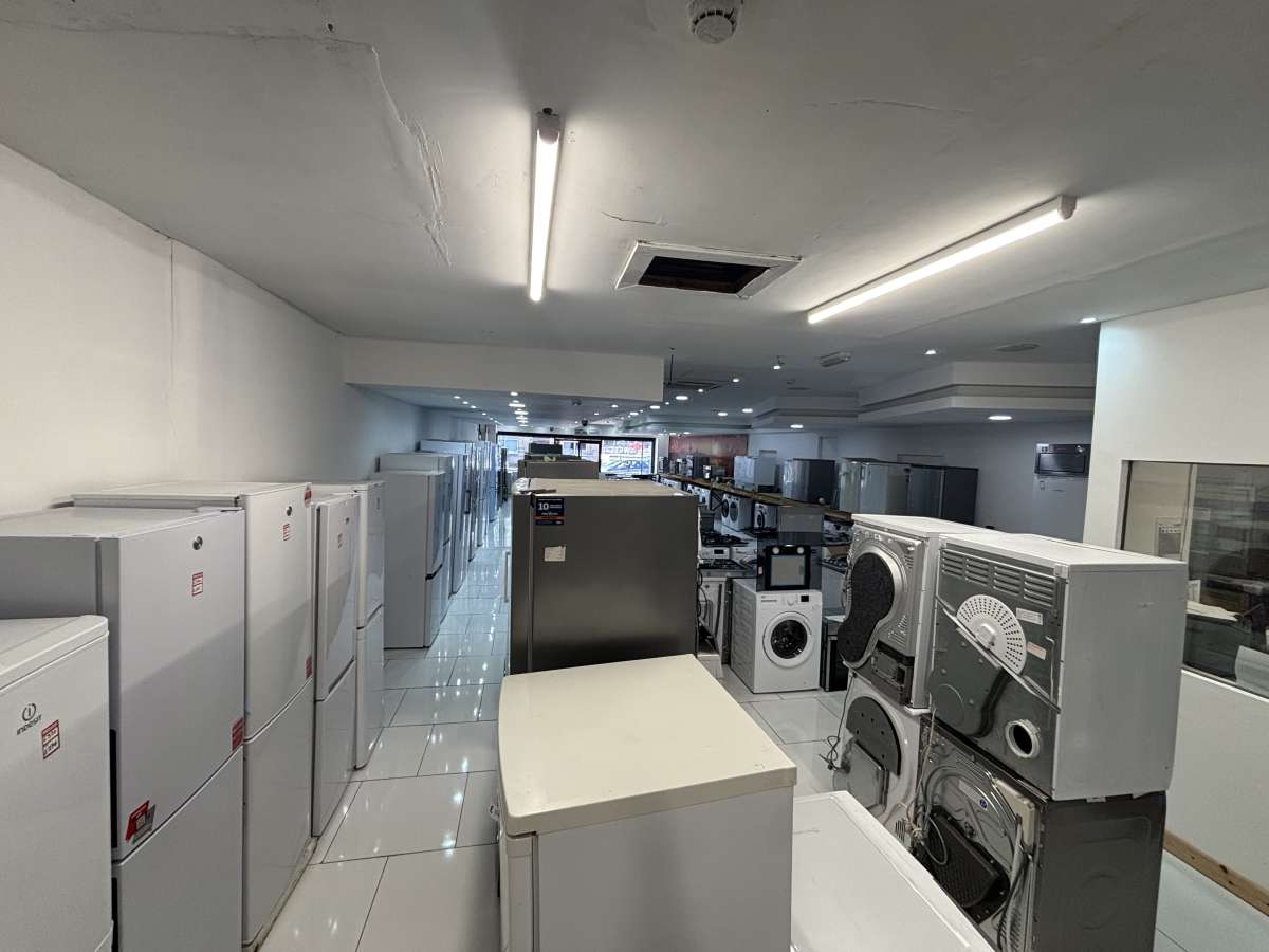 Retail/Shop in Halifax - photo 4