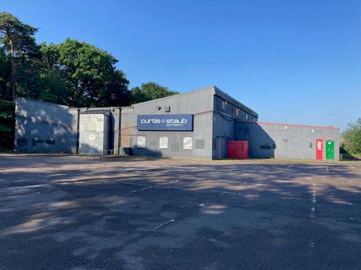 Industrial Unit in Camberley - photo 4