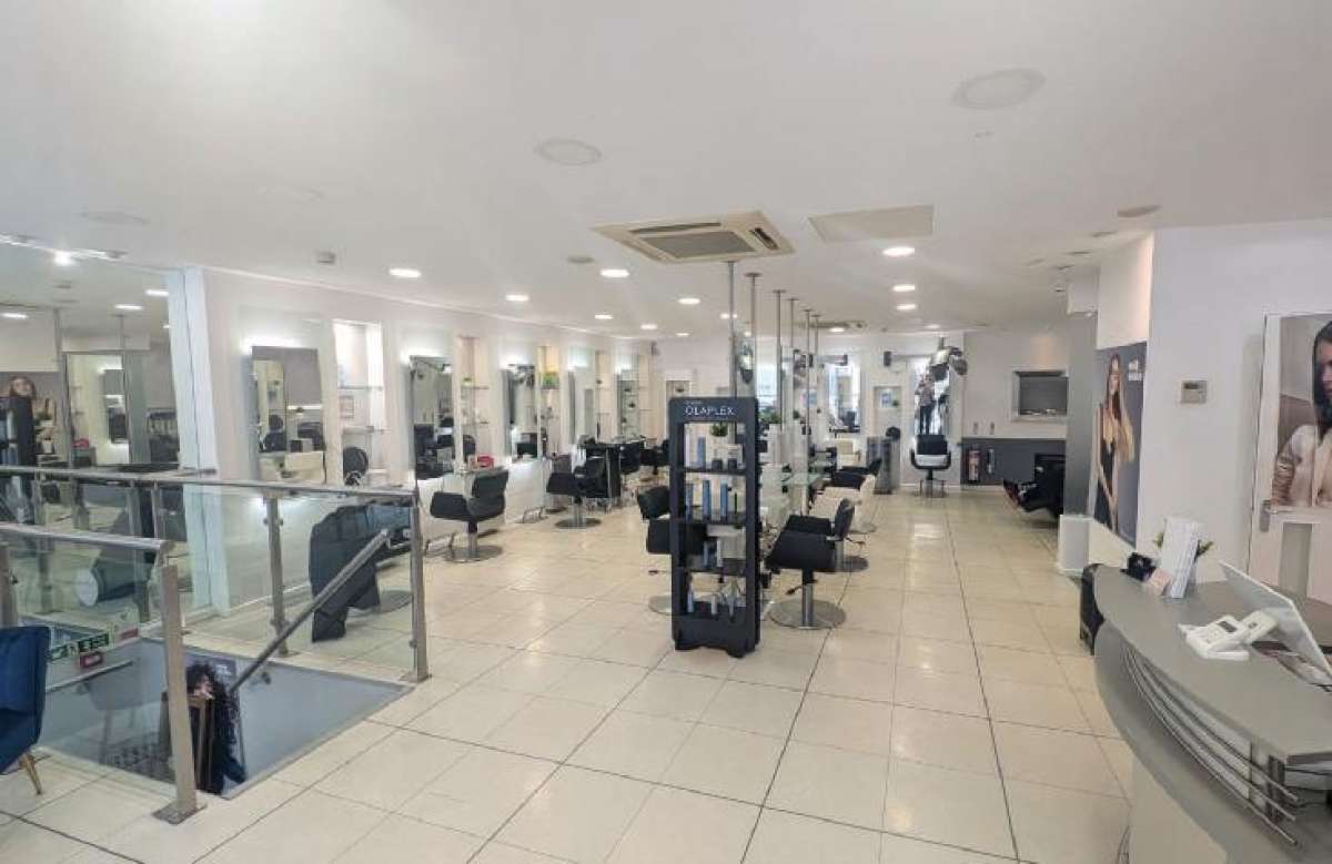 Retail/Shop in Plymouth - photo 2