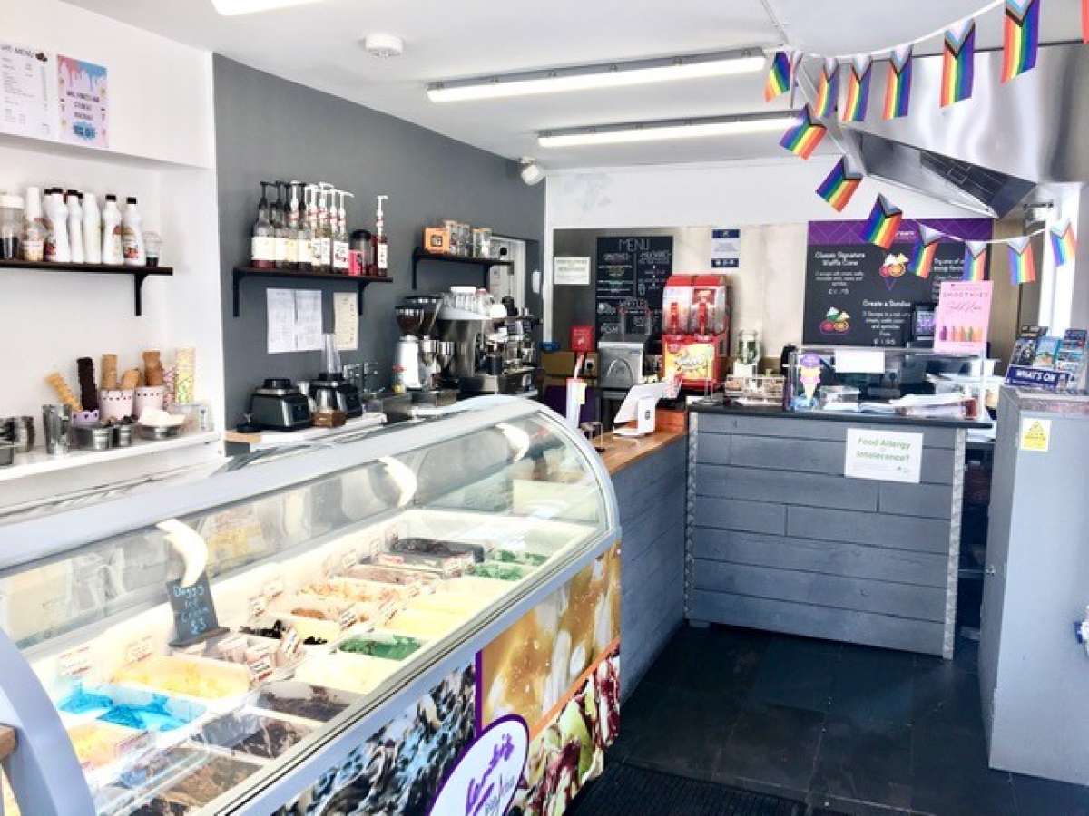 Retail/Shop in Plymouth - photo 2