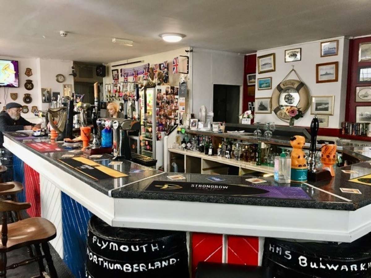 Retail/Shop in Plymouth - photo 2