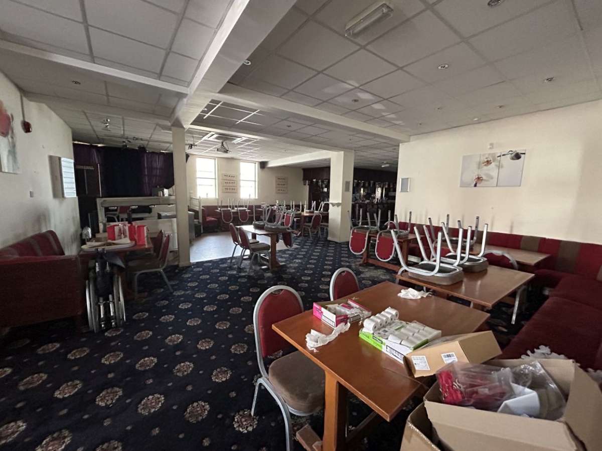 Retail/Shop in Plymouth - photo 3