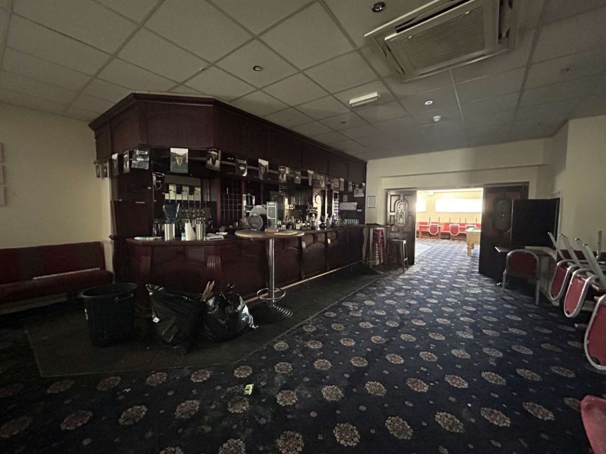 Retail/Shop in Plymouth - photo 4