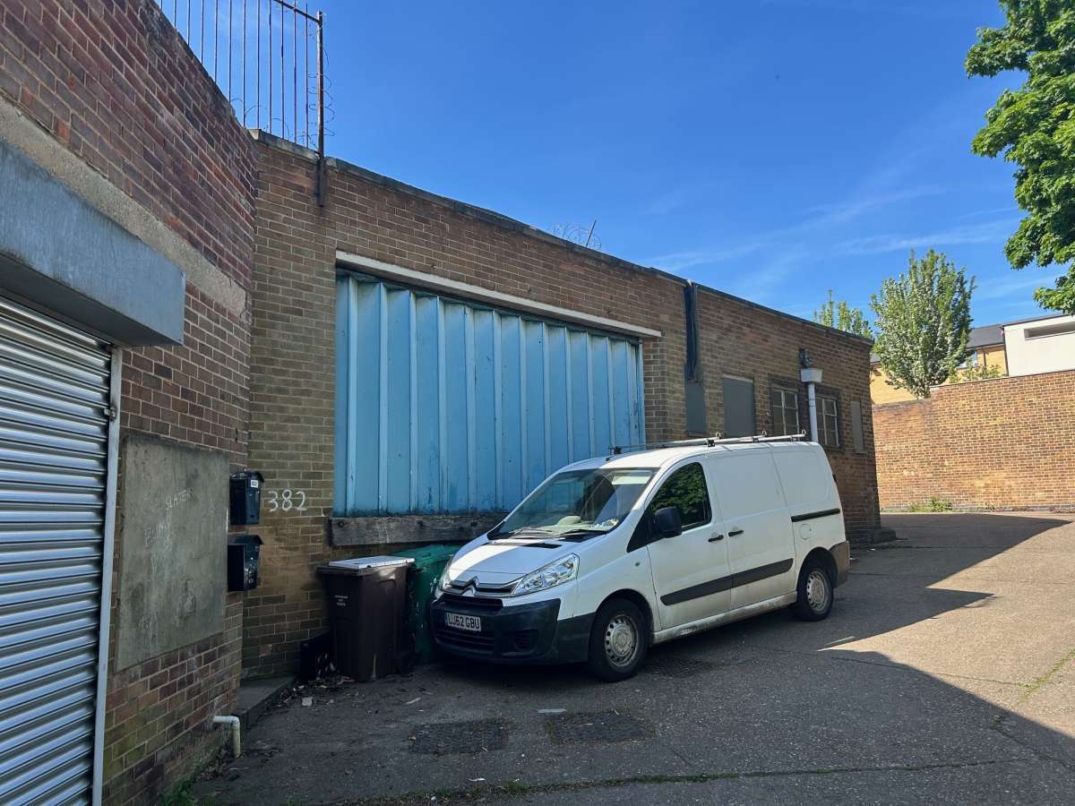 Retail/Shop in Nottingham - photo 4