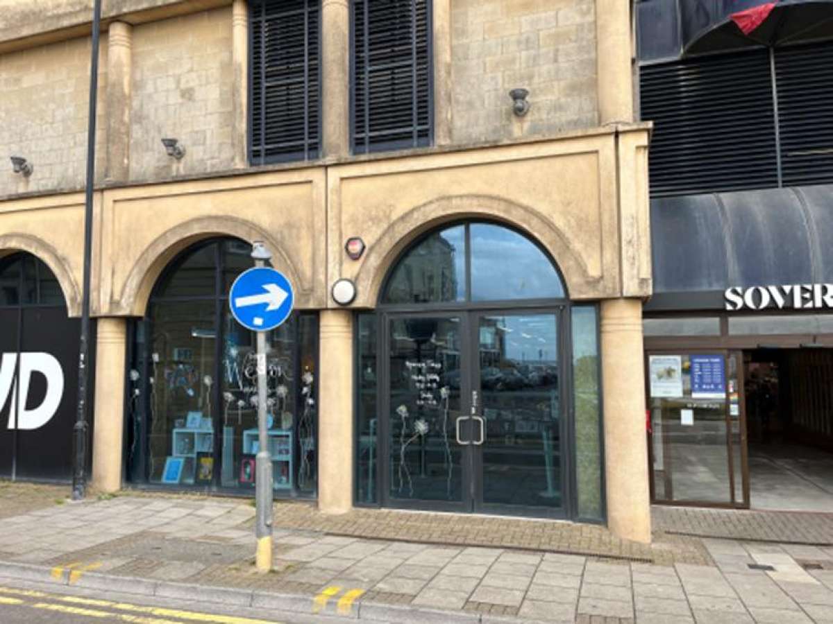 Retail/Shop in Weston-Super-Mare - photo 3