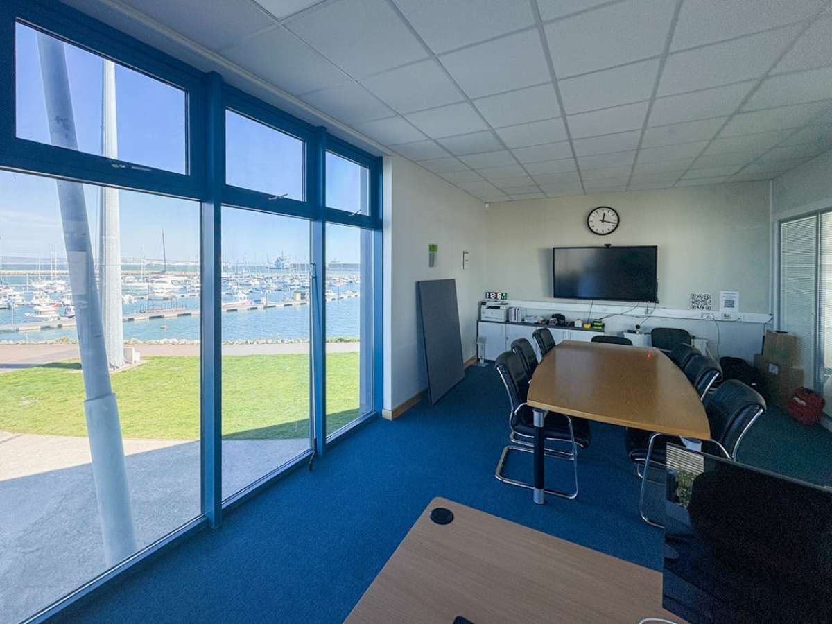 Retail/Shop in Portland - photo 3