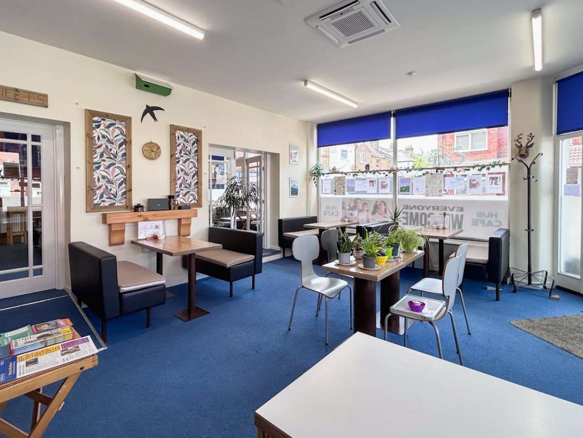 Retail/Shop in Bournemouth - photo 2