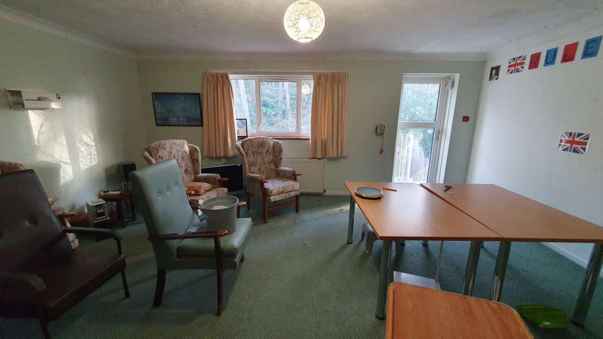 Retail/Shop in Poole - photo 4