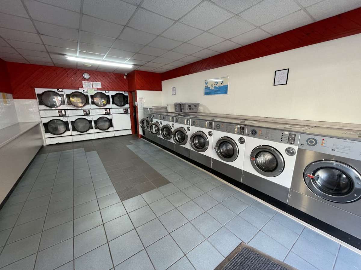 Retail/Shop in Bournemouth - photo 2