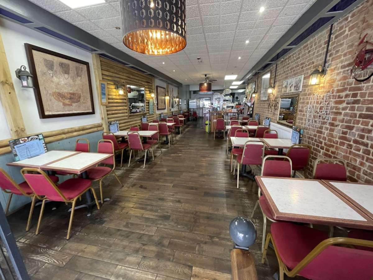 Retail/Shop in Bournemouth - photo 2