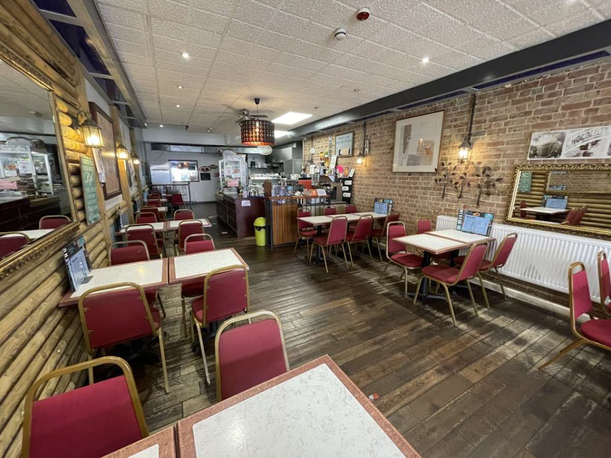 Retail/Shop in Bournemouth - photo 3