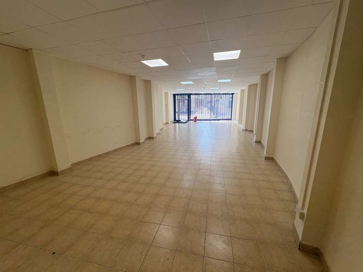 Retail/Shop in Poole - photo 2