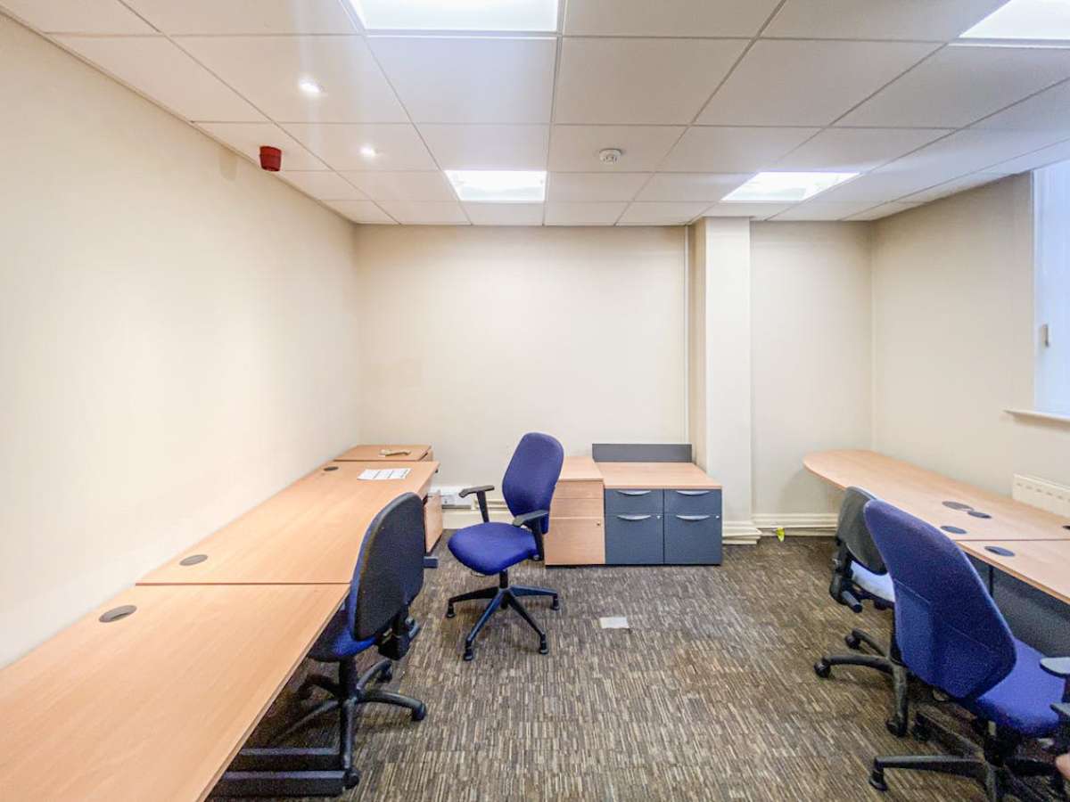 Retail/Shop in Bournemouth - photo 4