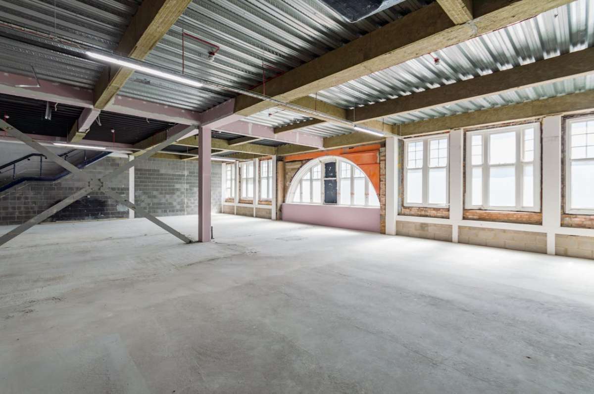 Retail/Shop in Bournemouth - photo 3