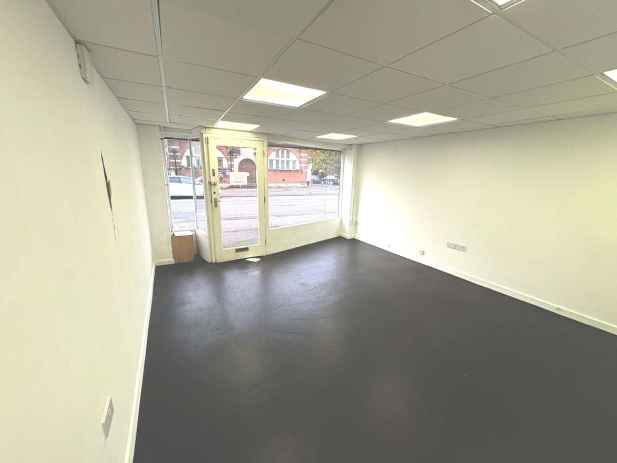 Retail/Shop in Bournemouth - photo 2