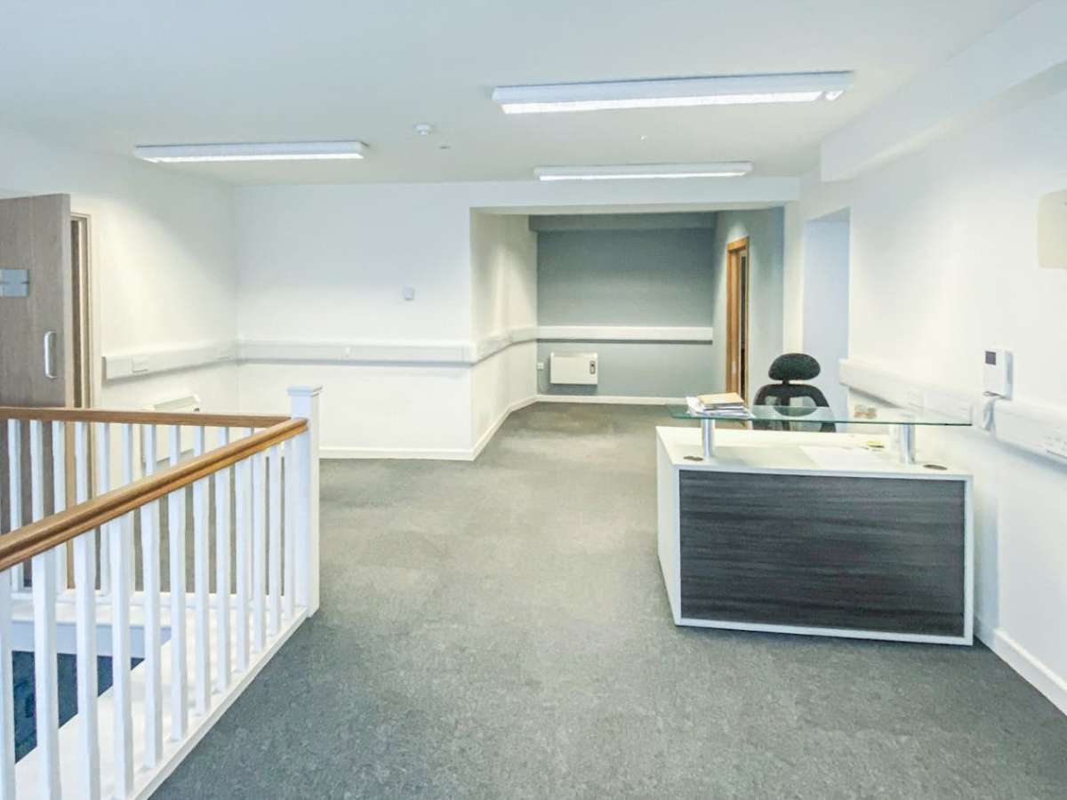 Retail/Shop in Winchester - photo 3