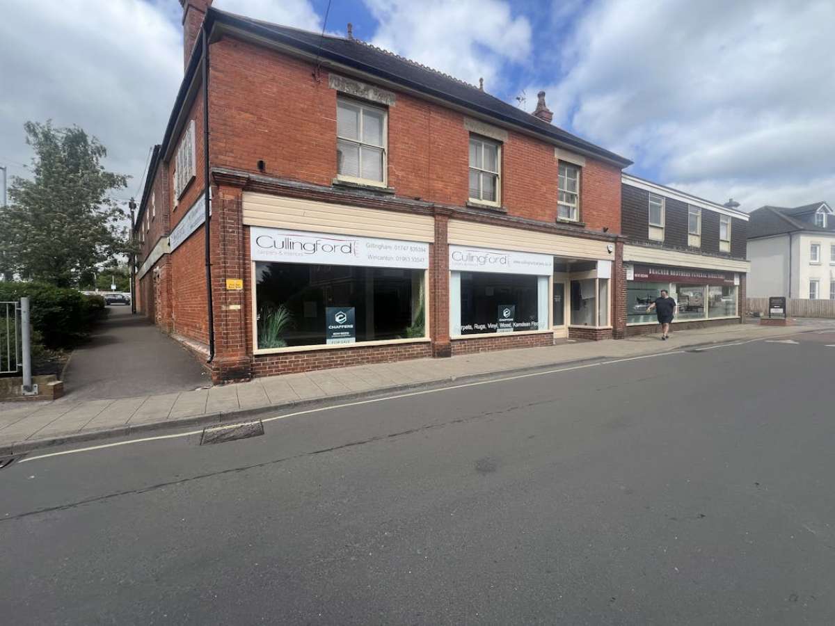 Retail/Shop in Gillingham - photo 4